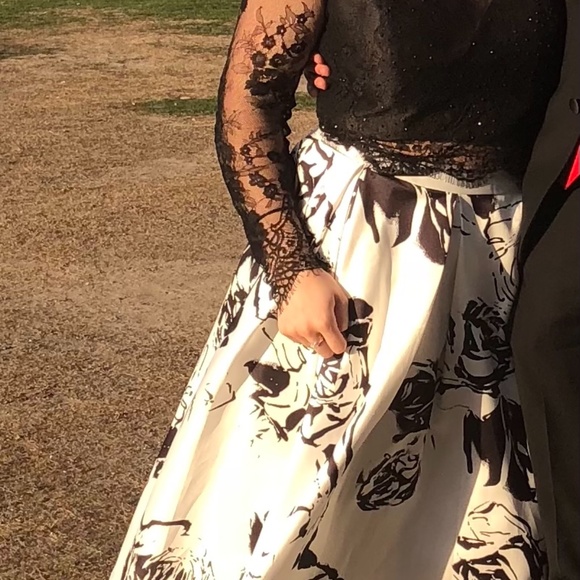 Prom dress - Picture 3 of 7